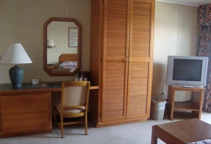 فندق Island Resort