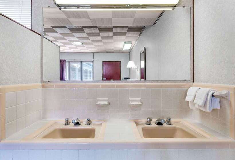 فندق Knights Inn Galax