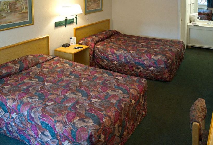 Отель Knights Inn Palm Harbor