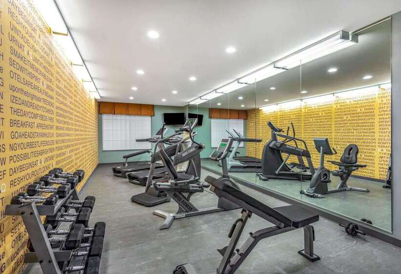 فندق La Quinta By Wyndham Columbus   Edinburgh