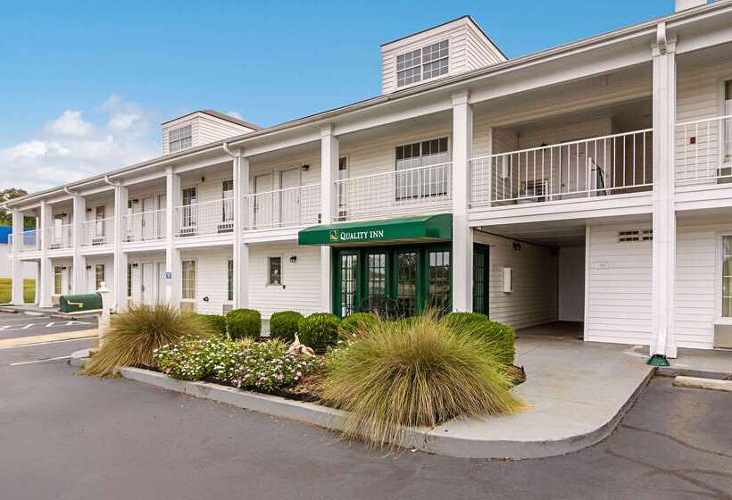 호텔 Quality Inn