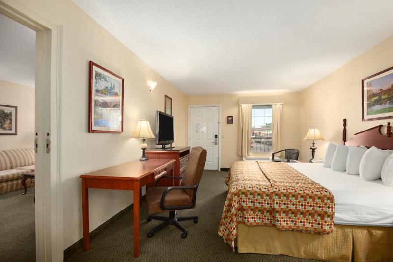 فندق Red Roof Inn & Suites Calhoun