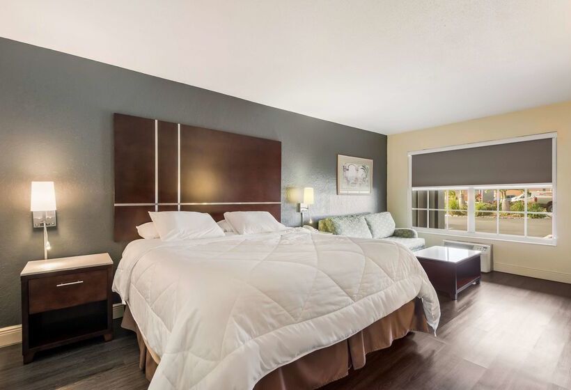 Surestay Hotel By Best Western Sarasota Lido Beach