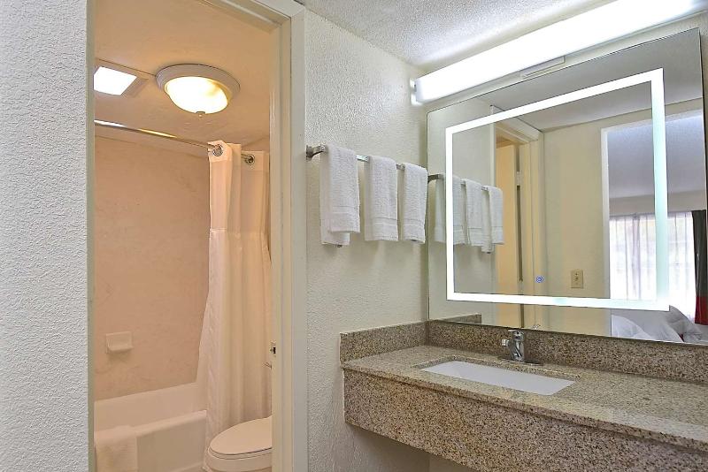 Surestay Hotel By Best Western Sarasota Lido Beach