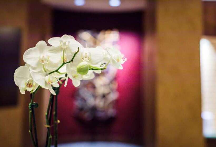 Отель The Inverness Denver, a Hilton Golf & Spa Resort
