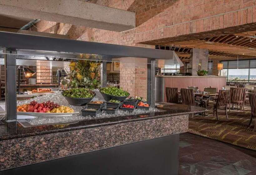 Отель The Inverness Denver, a Hilton Golf & Spa Resort