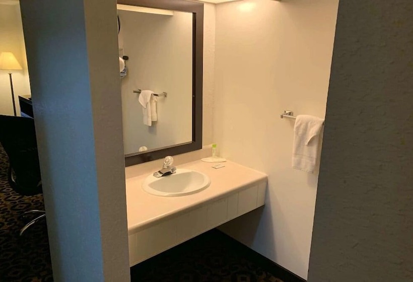 Отель King S Inn