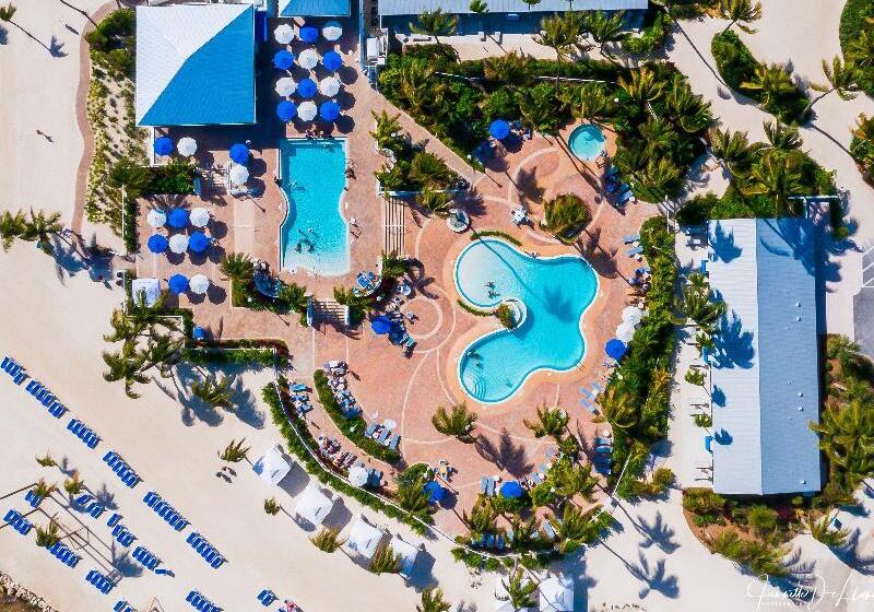 فندق على الطريق Islander Resort