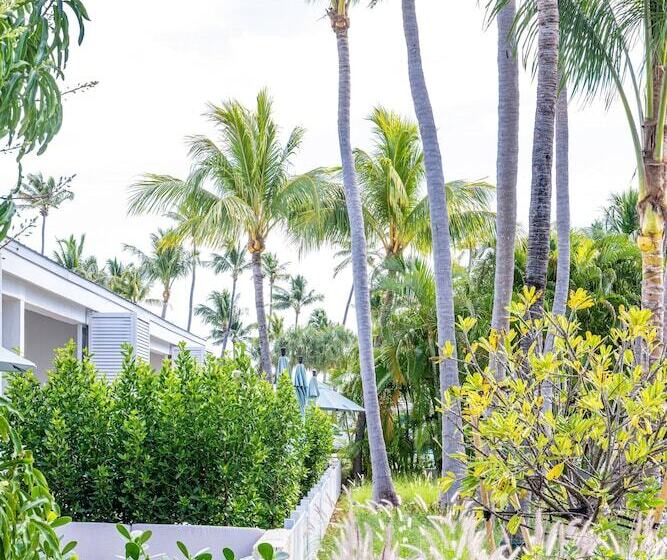 فندق على الطريق Islander Resort