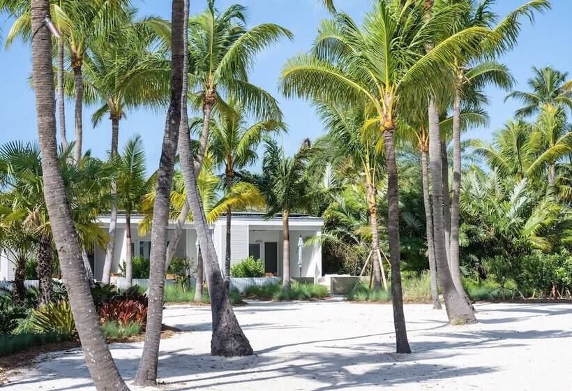 فندق على الطريق Islander Resort