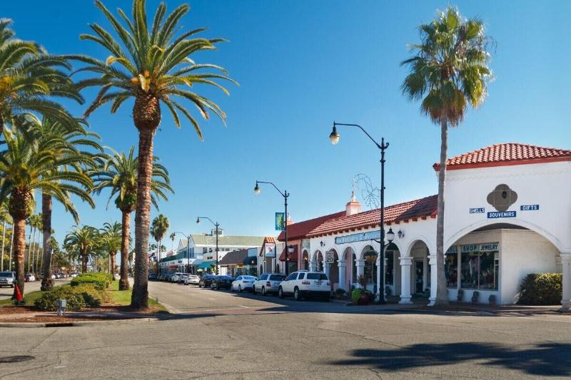 אתר נופש Inn At The Beach
