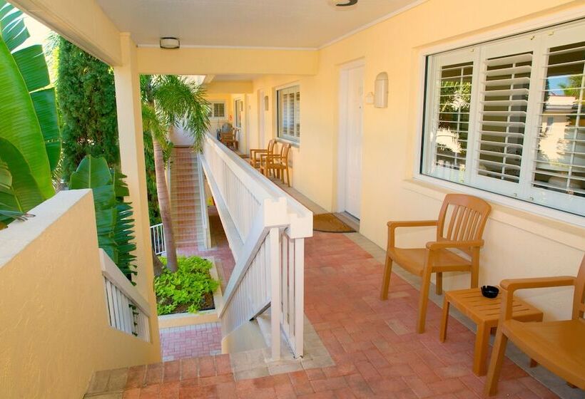 אתר נופש Inn At The Beach