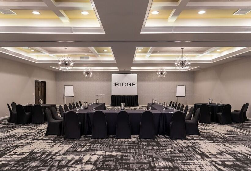 استراحتگاه Lodge Geneva National