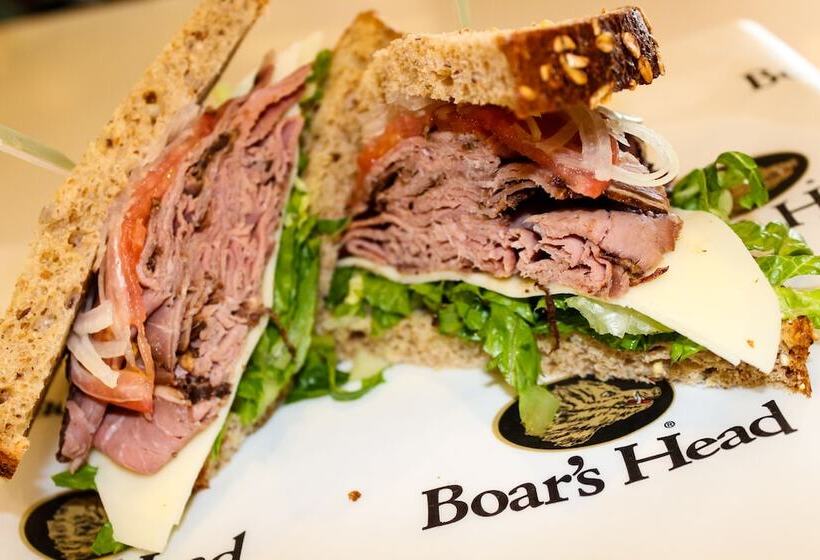 استراحتگاه Lodge Geneva National