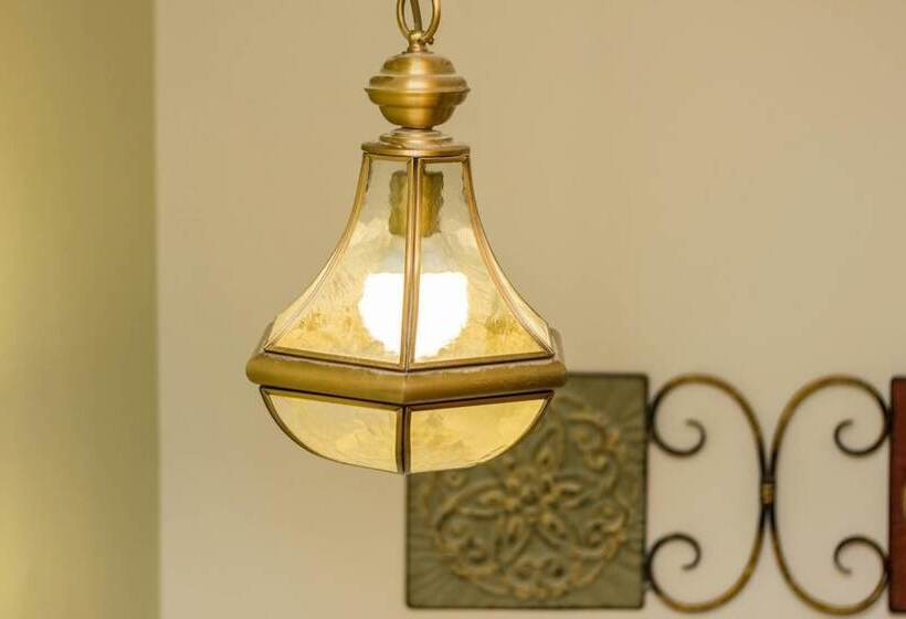 تختخواب و صبحانه Bj Classic Town