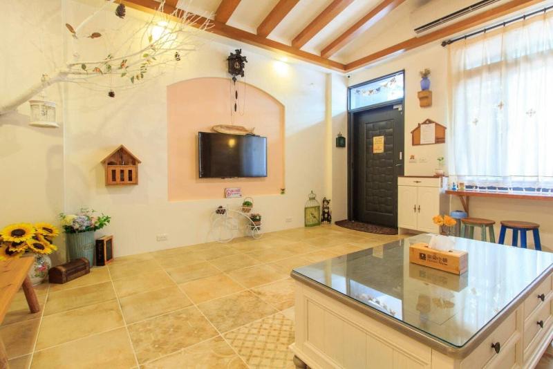 تختخواب و صبحانه Bj Classic Town