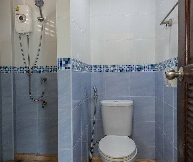 هتل Aoi Apartment By Oyo Rooms