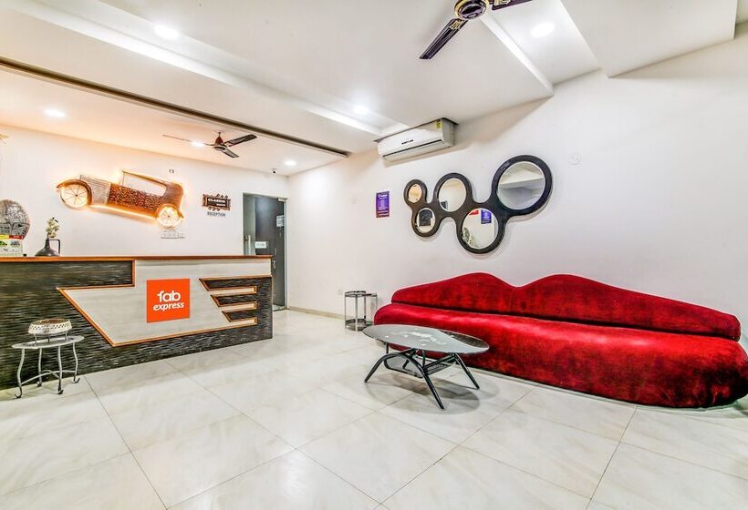 Hotel Fabexpress Classio Suites