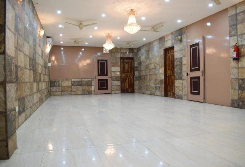 فندق Palm Tree Sector 31
