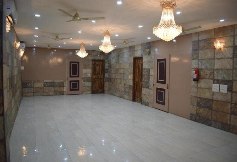 فندق Palm Tree Sector 31