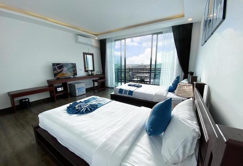 هتل Serene Premier Vangvieng