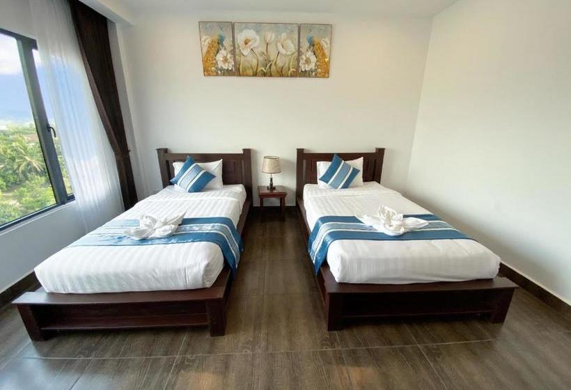 هتل Serene Premier Vangvieng