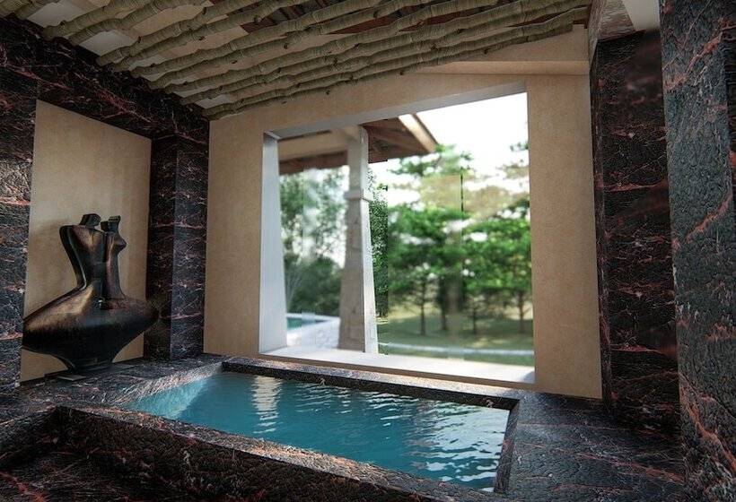 هتل 7 Chakras Resort