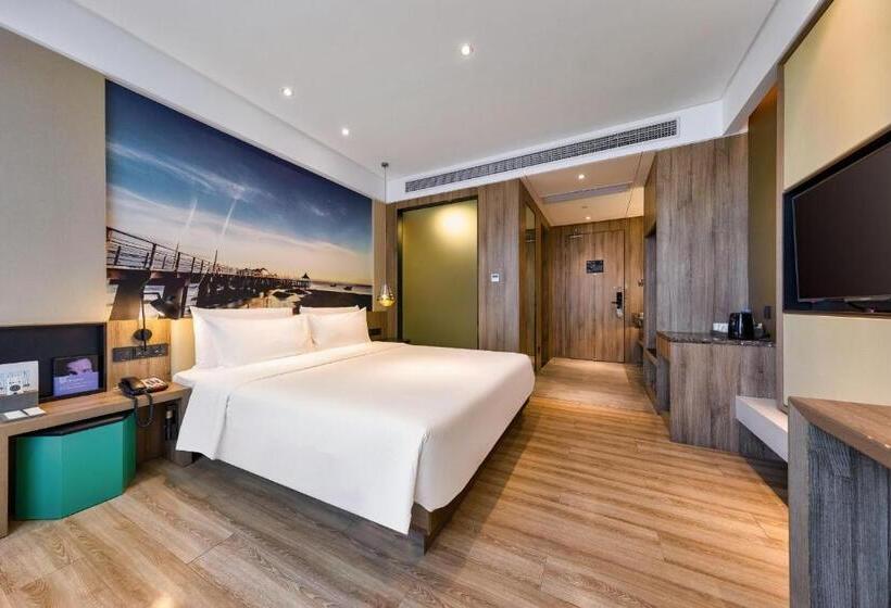 Atour Hotel High Speed Railway Station Maoming