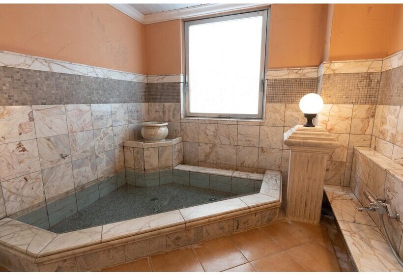 هتل Castle Inn Tsu