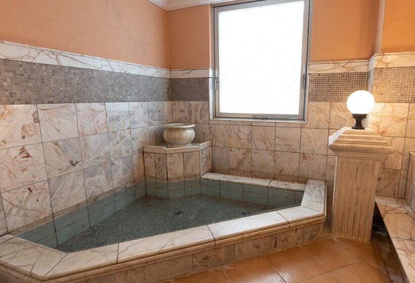 هتل Castle Inn Tsu