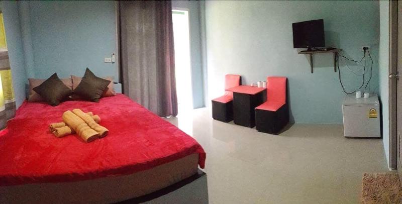 هتل Lee Red House