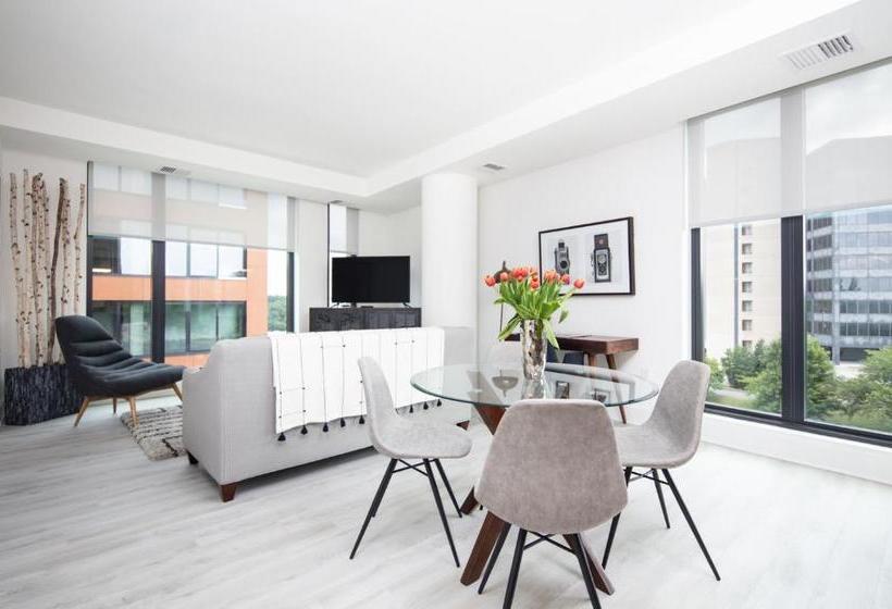 בית מלון כפרי Why Tysons Corner  Luxe Suites Greensboro Dr