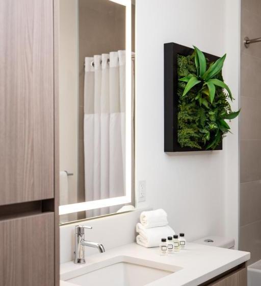 בית מלון כפרי Why Tysons Corner  Luxe Suites Greensboro Dr