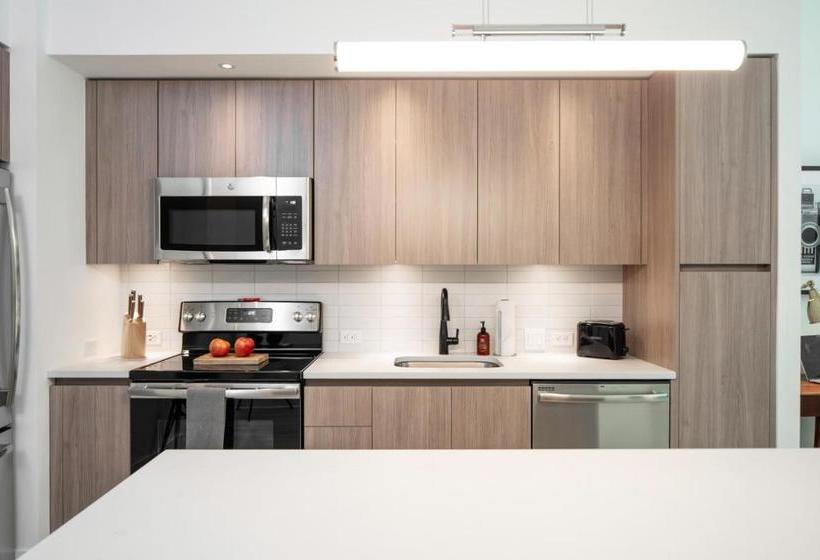 בית מלון כפרי Why Tysons Corner  Luxe Suites Greensboro Dr