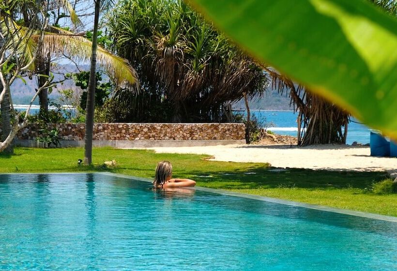 مبيت وإفطار Segara Lombok Beach Resort