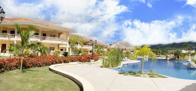 هتل La Ensenada Beach Resort  All Inclusive