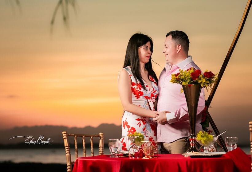 هتل La Ensenada Beach Resort  All Inclusive
