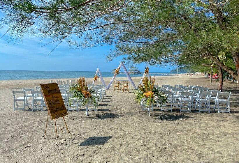 هتل La Ensenada Beach Resort  All Inclusive