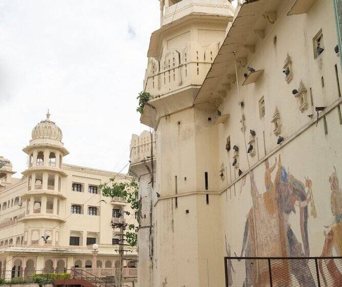 فندق Shree Vallabh Vilas Lords Plaza Nathdwara   Pure Veg