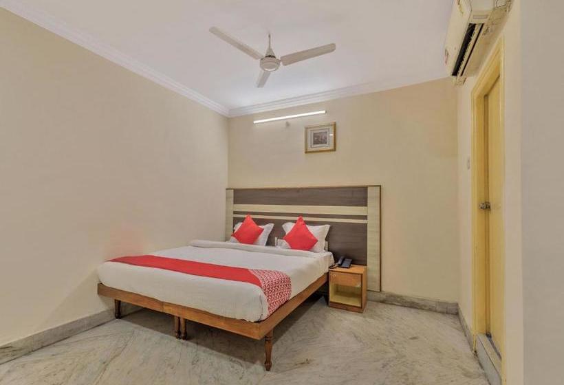 هتل Krishna's Residency By Oyo Rooms