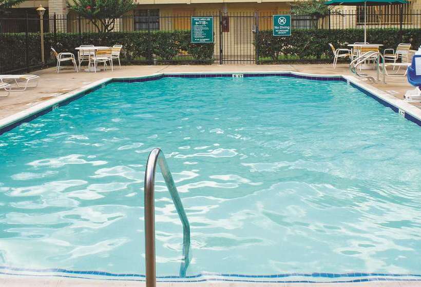 Отель Baymont By Wyndham Houston La Porte