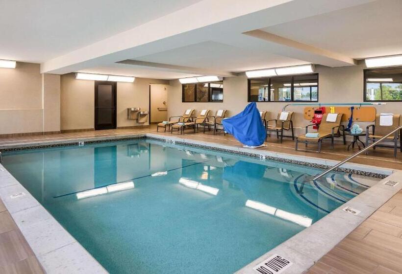 בית מלון כפרי Country Inn & Suites By Radisson, Grandvillegrand Rapids West, Mi