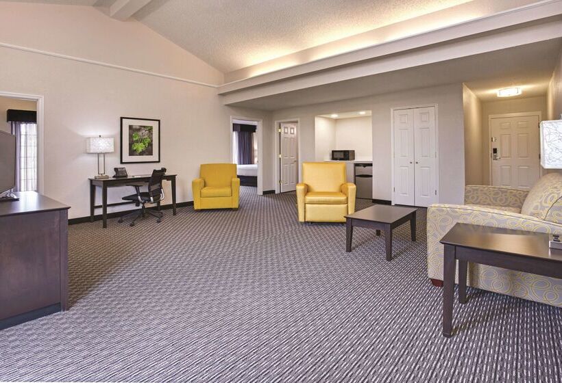 בית מלון כפרי Days Inn By Wyndham Gainesville Florida