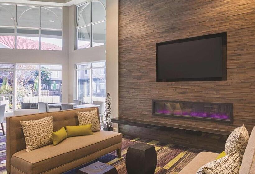 هتل La Quinta By Wyndham Austin At The Domain