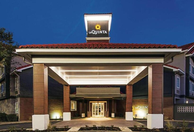 هتل La Quinta By Wyndham Austin At The Domain