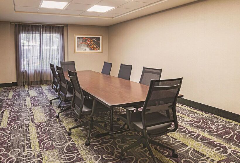 هتل La Quinta Inn & Suites By Wyndham Fort Worth City View