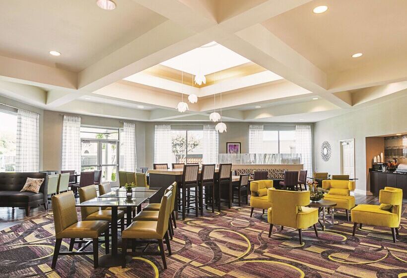 هتل La Quinta Inn & Suites By Wyndham Fort Worth City View