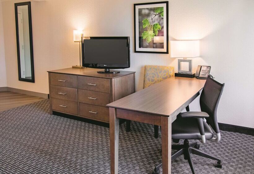 هتل La Quinta Inn & Suites By Wyndham Fort Worth City View