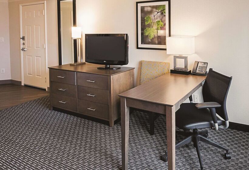 هتل La Quinta Inn & Suites By Wyndham Fort Worth City View