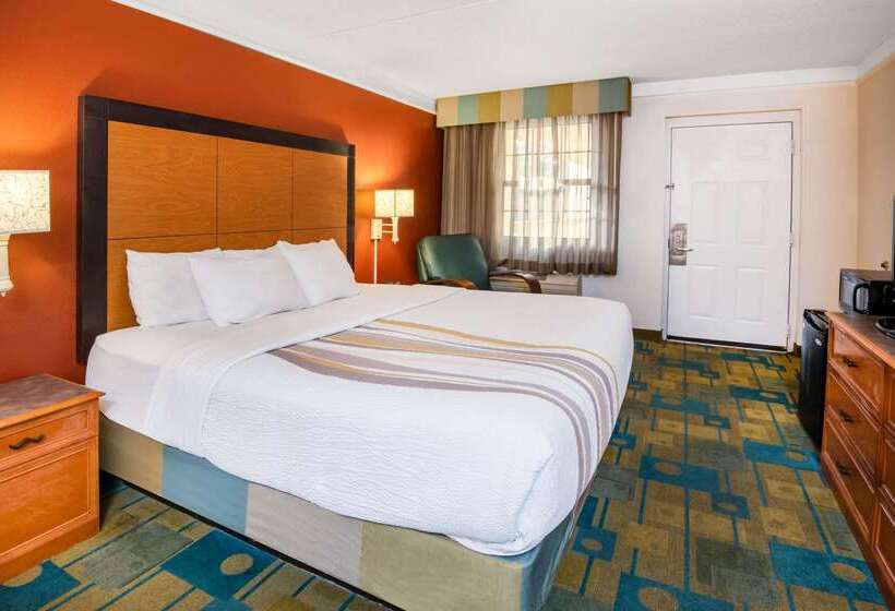 هتل La Quinta Inn By Wyndham Colorado Springs Garden Of The Gods